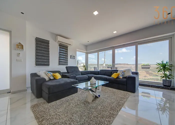 Stunning Villa With Jacuzzi & Beautiful Views By 360 Estates